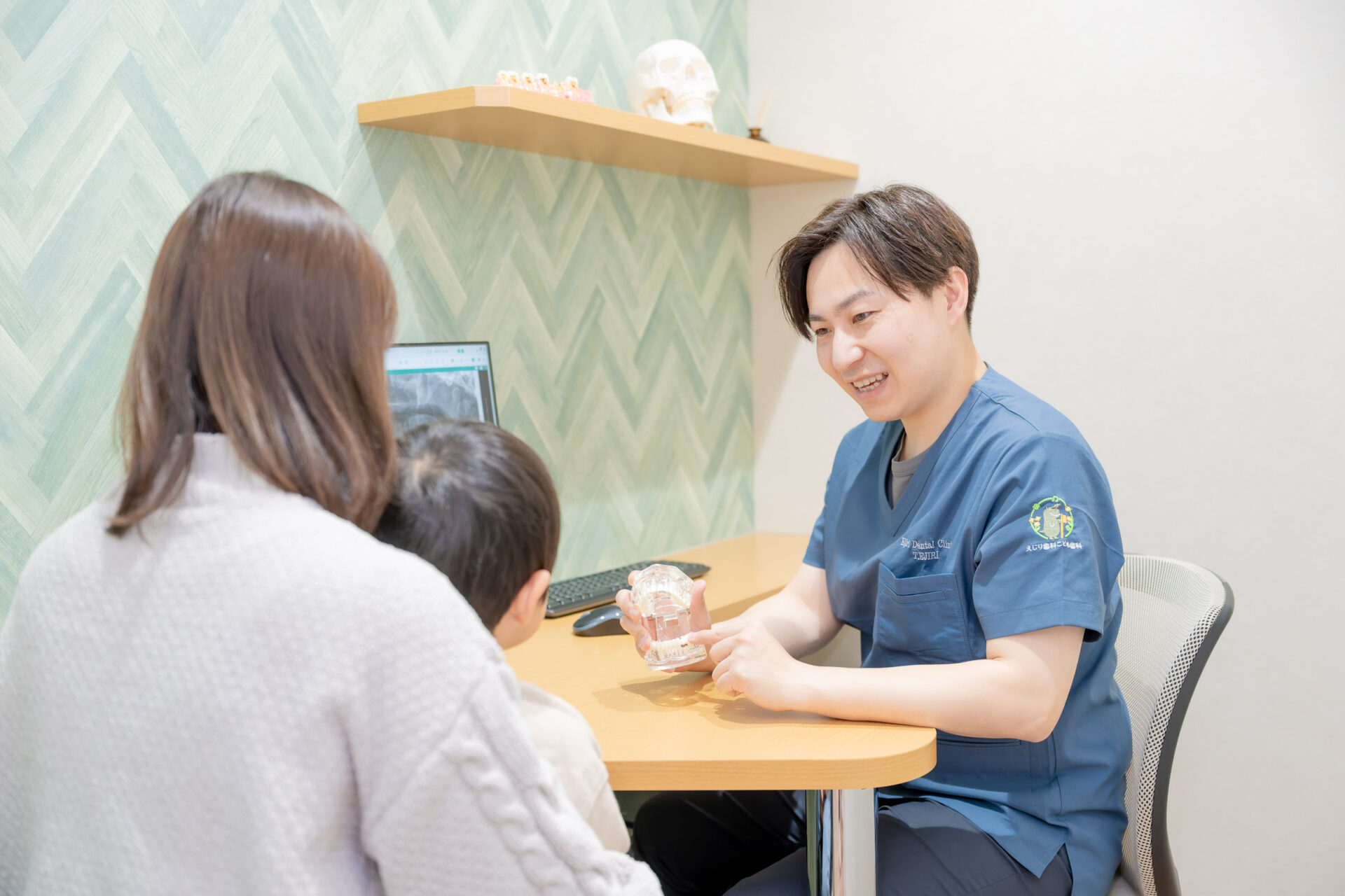 メインビジュアル01（PC）